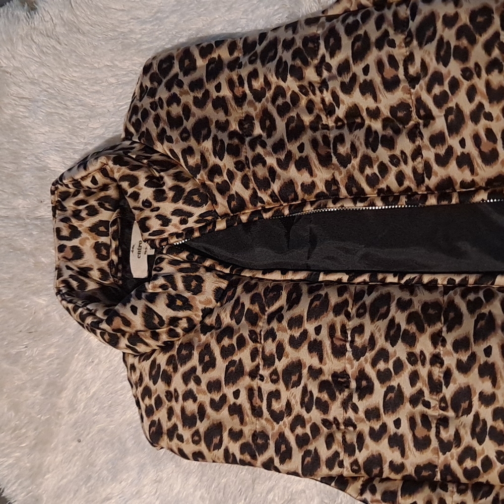 Vest - Picture 3 of 4